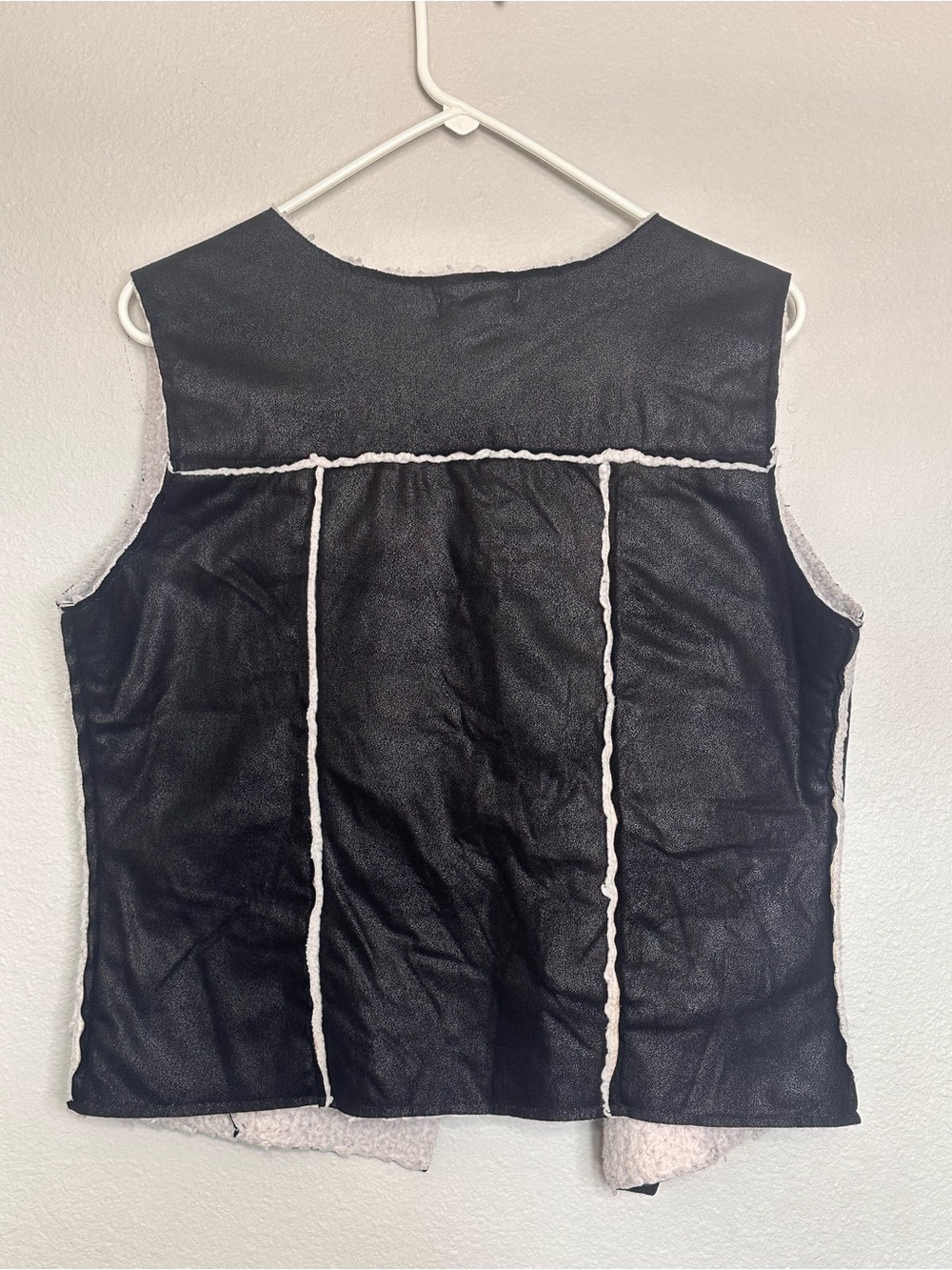 Beulah Black Faux Leather Country Cowgirl Rodeo Vest with Faux Sherpa Lining M - Picture 4 of 4